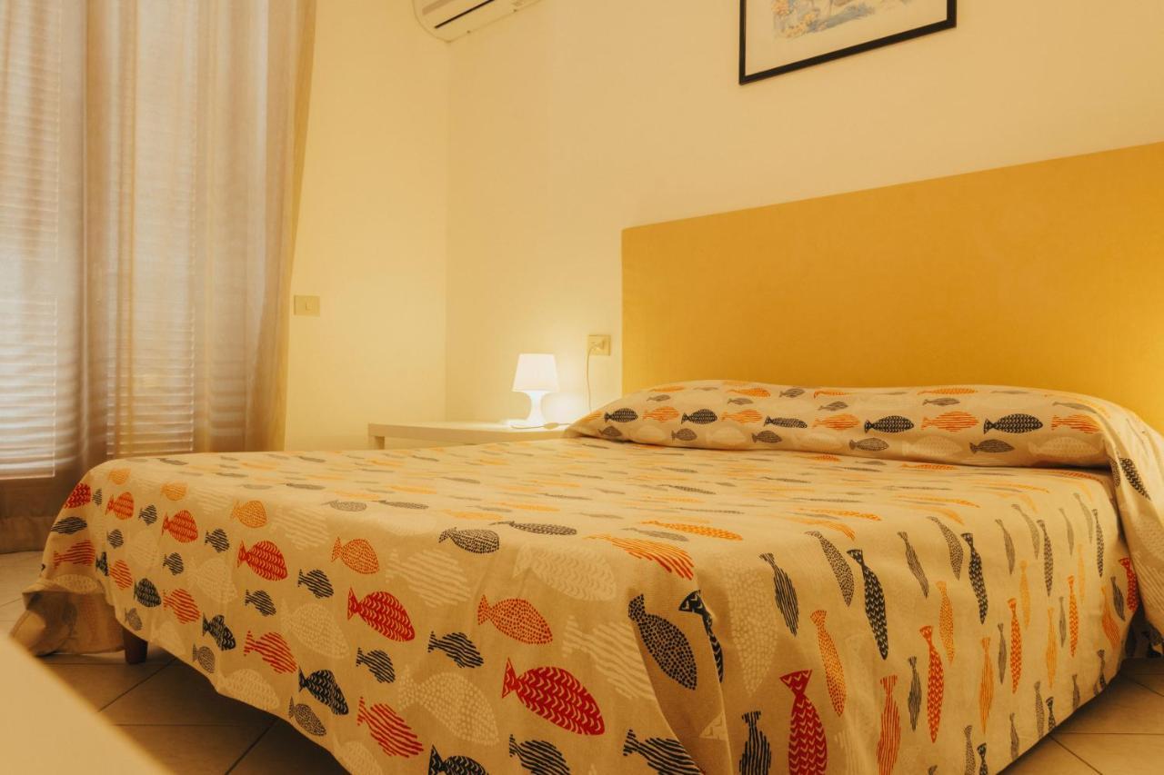 Hotel Villa Rosa Porto Azzurro Exterior foto